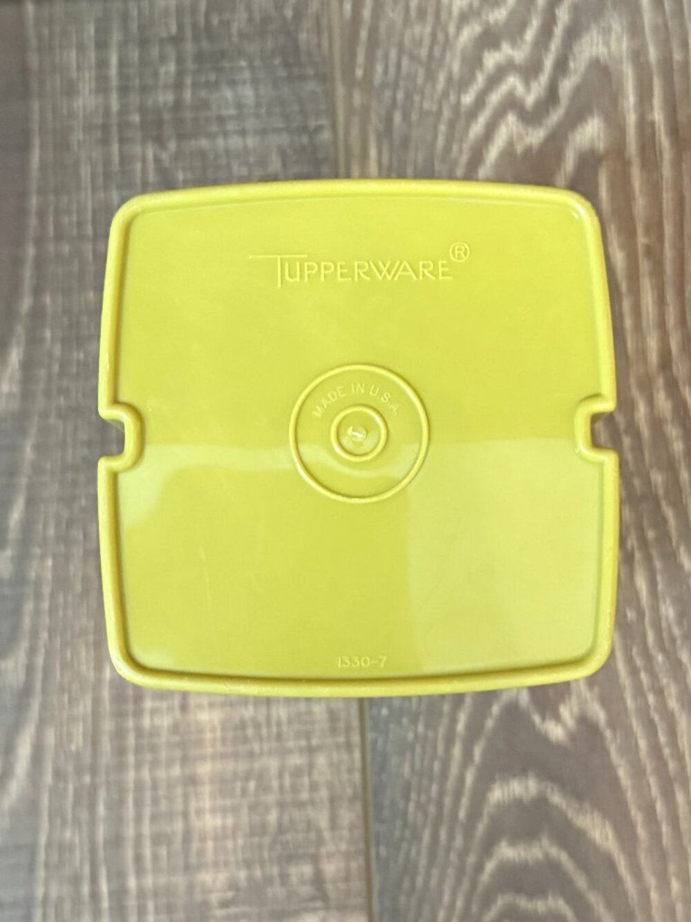 Tupperware Pick-A-Deli Pickle Container - Picture 7 of 13